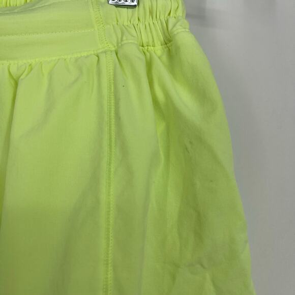 Lululemon Hotty Hot Short II 3.5" Electric Lemon Size 4 - Picture 3 of 11